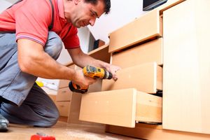 Легка збірка меблів: поради та підказки для легкого встановлення і складання меблів